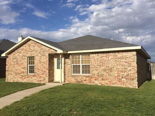 Amarillo House | McKinley House - Gym, Garage and Fenced Yard