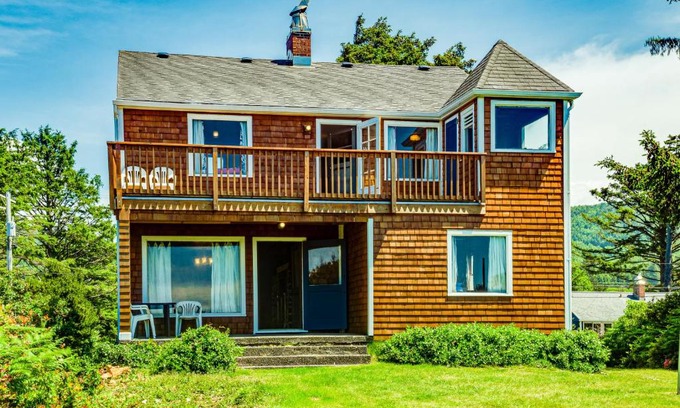 Rockaway Beach House | McKinnon's Beach House