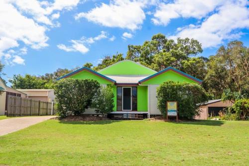 Agnes Water House | McLeods - Three-Bedroom, Pet-Friendly Coastal Escape in Central Agnes Water