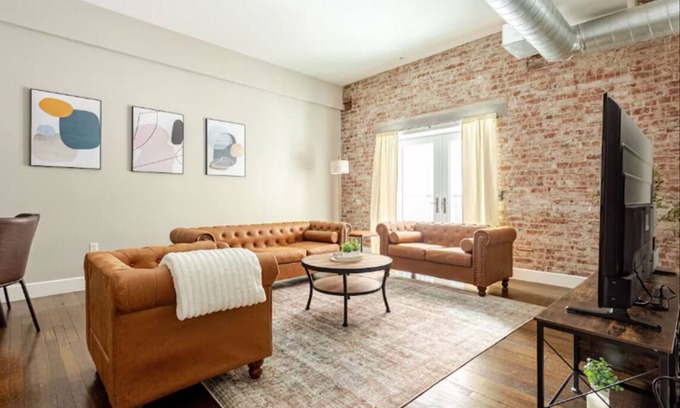Wholesale District Apartment | McOuat Place 6C - Luxury 1 Bed Downtown Indy Apartment Prime Location