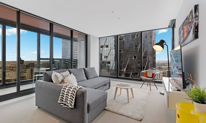 Melbourne Central Business District Apartment | MD1 - Spacious 2BR/2BTH APT + SEAVIEW!