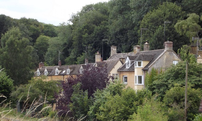 Blockley Cottage | Meadow Brook Cottage - a Cotswold cottage that sleeps 4 guests in 3 bedrooms