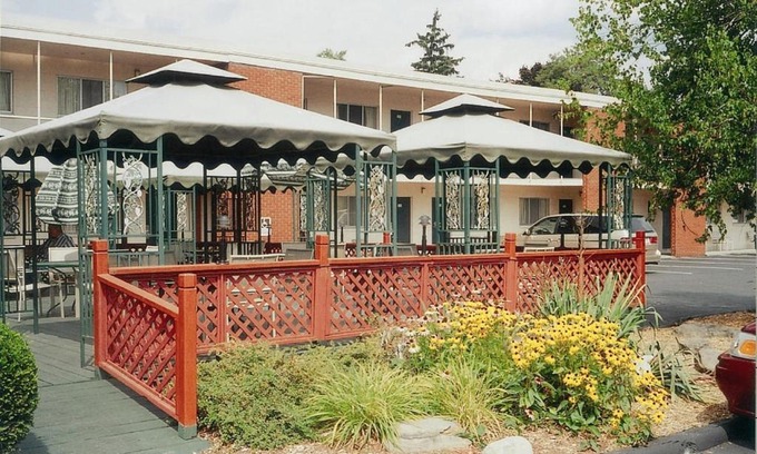 Ithaca Hotel | Meadow Court Inn - Ithaca