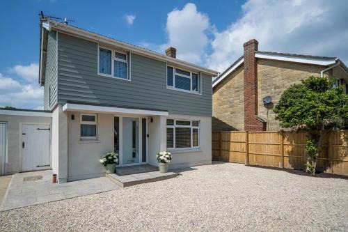 Bembridge House | Meadow Drive