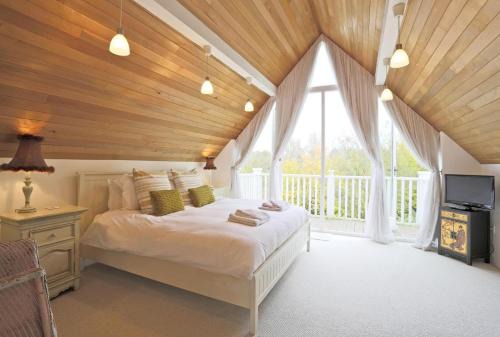 Ufford House | Meadow Lodge