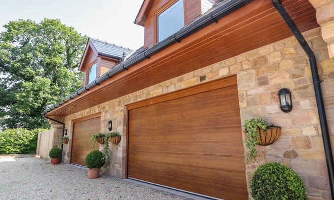Scorton Apartment | MEADOW, pet friendly, with hot tub in Scorton