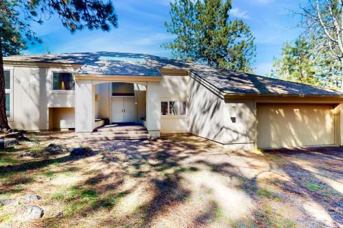 Black Butte Ranch House | Meadow's Edge