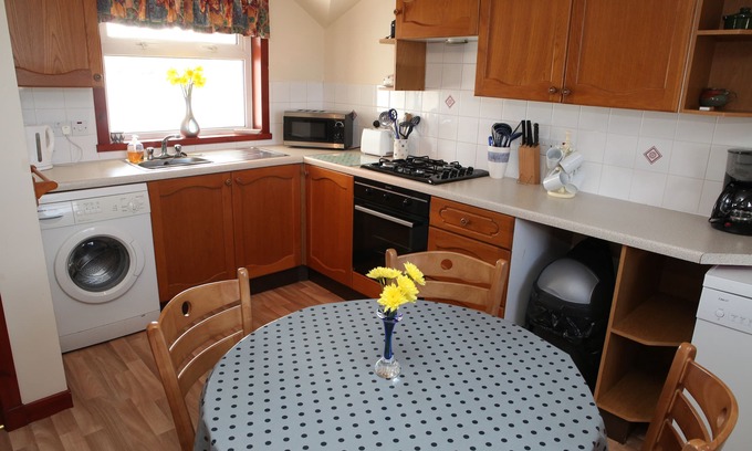 Stromness Apartment | Meadow View - A Two Bed Ensuite Apartment Next to a UNESCO World Heritage Site