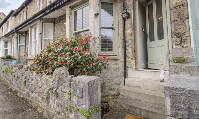 Arnside Cottage | MEADOWBANK COTTAGE, family friendly, with open fire in Arnside