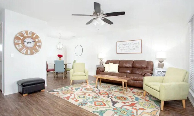 Amarillo House | Medi-Park Retreat - Cheerful 2 BD near Hospitals!