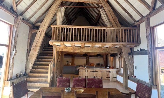 Tenbury Wells House | Mediaeval barn.nin the Worcestershire countryside, building dates back to 1380