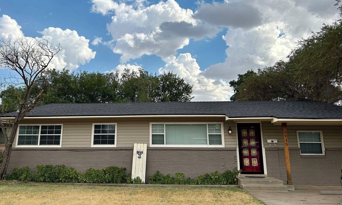 Lubbock House | Medical District-Caprock House