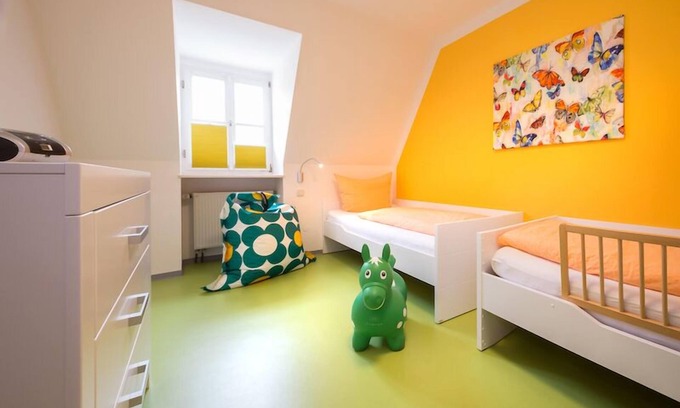 Haundorf Apartment | Mediterran und hochwertig ausgestattete FeWo-Abendrot* (75qm) mit Balkon für bis zu 4 Personen geeignet - Urlaub auf dem Bauernhof