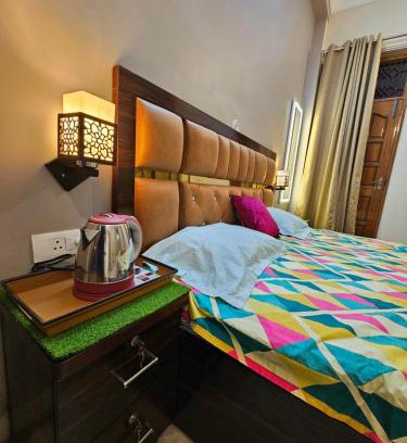 Mahmoorganj Apartment | Meena's Homestay