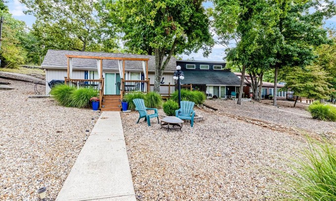 Sunrise Beach House | Meet Me At The Lake