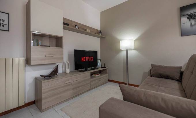 Clusone Apartment | Megan's Home - Wifi - bike path access - parking space