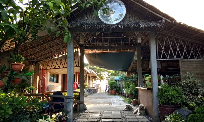 Pundaquit Hotel | Megan's Paradisio Beachfront Villa