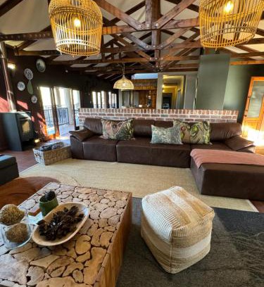 Vredefort Villa | Megumi - Vaal Riverside Retreat - Loadshedding Friendly