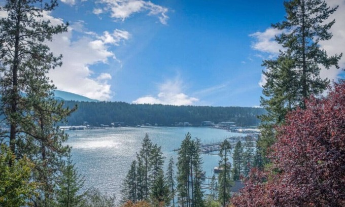 Bayview House | Mel's Place · Lakeview/Close Schweitzer-Fireplace-No Guest Fee!