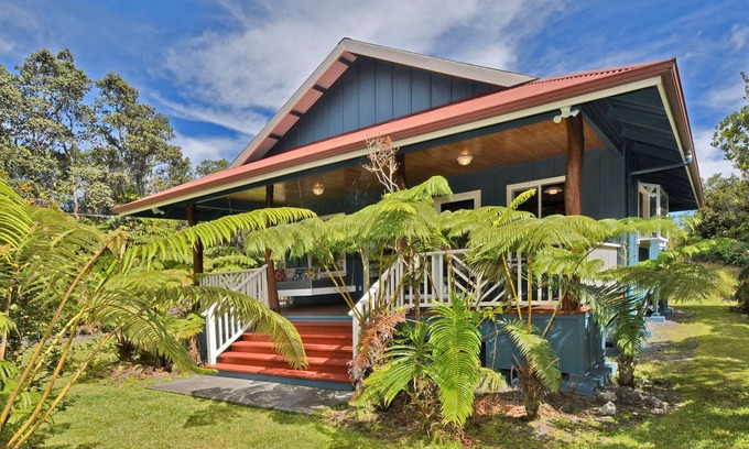 Volcano House | Mele Nani Getaway in lovely Volcano, Hawaii