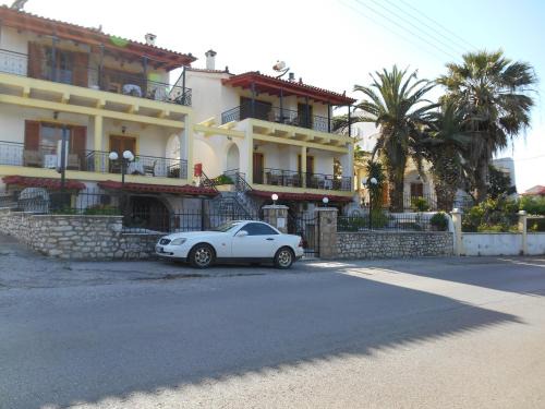 Messini Apartment | Melios Rooms
