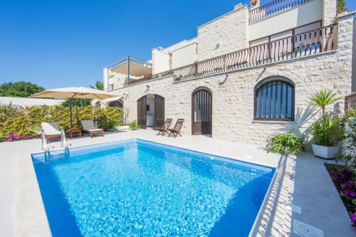 Znjan Apartment | MELODY M Apartment with private pool