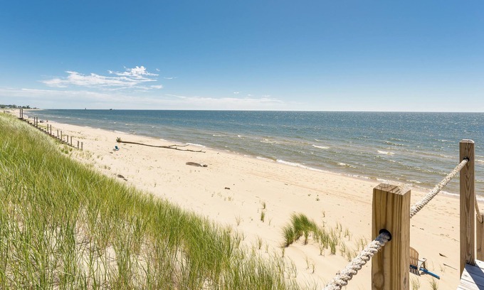 Ferrysburg House | Memories -Private Lake Michigan Beach Frontage