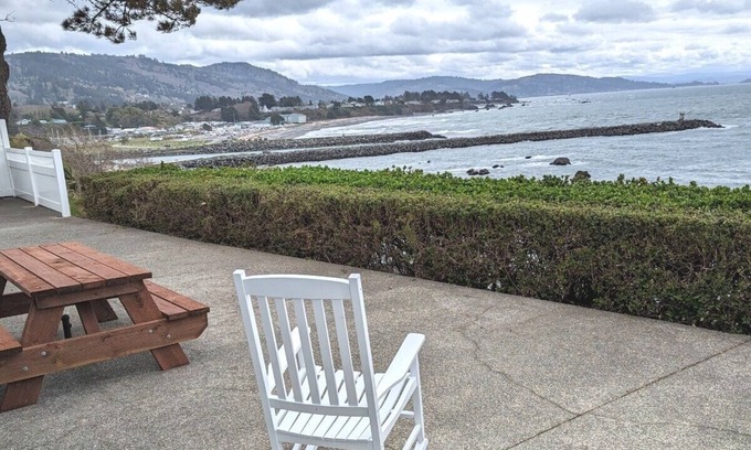 Brookings House | Memory Cove Beach House - Where Wonderful Ocean Memories begin!