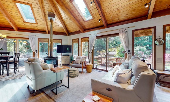 Mendocino House | Mendo Cupola