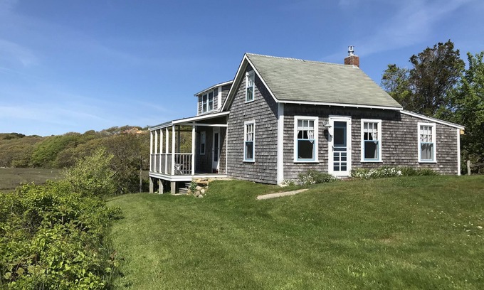Chilmark House | Menemsha Village - Recent opening 7/24-7/31. Discounted to: 2500 + fees + taxes
