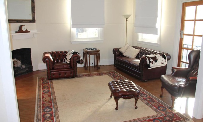 West Wyalong Bed & Breakfast | Mentor Chambers Apartment Bed & Breakfast