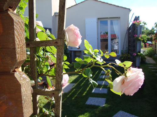 Bretignolles-sur-Mer Apartment | MER à pied Vrai lit LINGE FOURNI Jardin LOCAL vélos