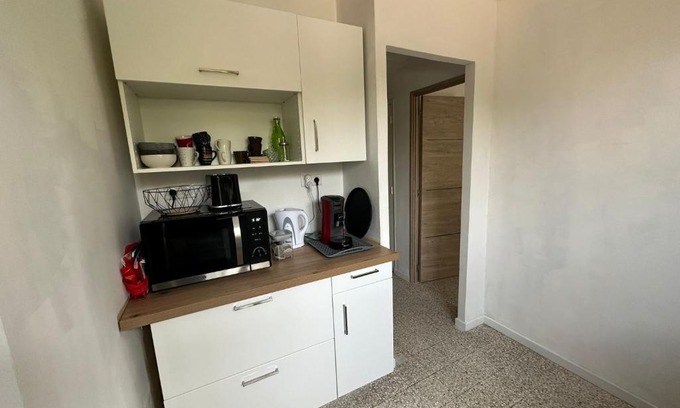 Gignac-la-Nerthe Apartment | Mer et calanques.