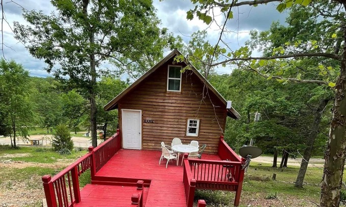 Cuba Hotel | Meramec River Resort