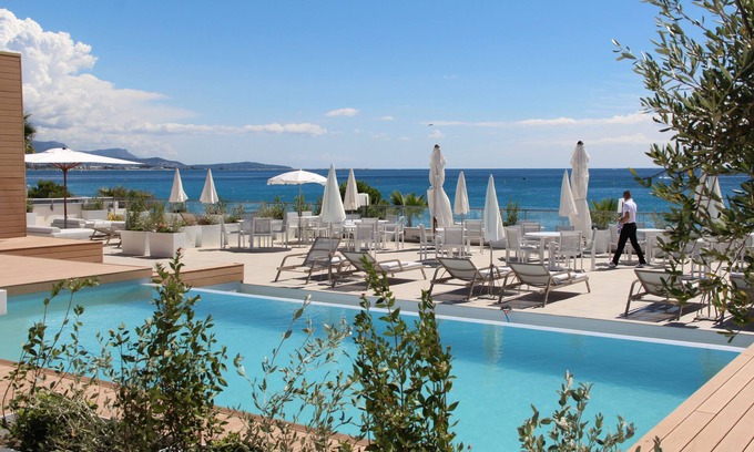 Villeneuve Loubet Beach Hotel | Mercure Villeneuve Loubet Plage