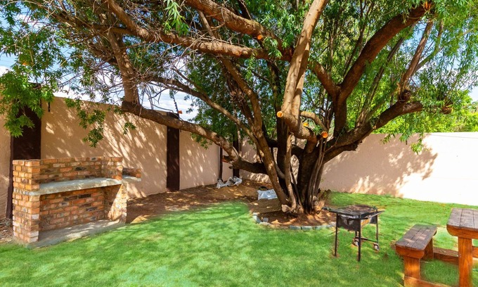 Greater Johannesburg Metropolitan Area House | Meredale Lodge