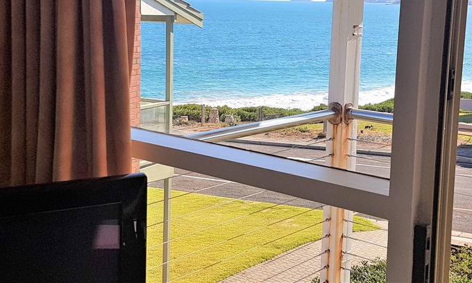 Port Elliot House | Meridian Port Elliot Beachfront, Spa, Encounter Holiday Rentals