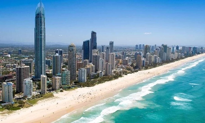 Surfers Paradise Apartment | Meriton A stone's throw to the Beach,High level