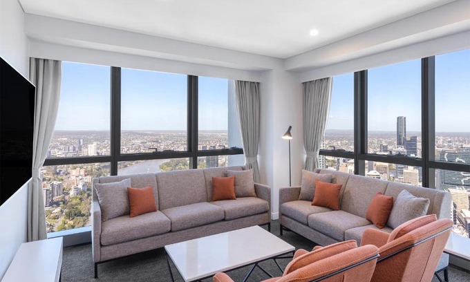 Brisbane Central Business District Hotel | Meriton Suites Adelaide Street, Brisbane