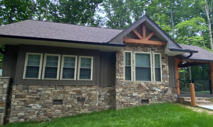 Thurmond Cottage | Merlot-Newly Constructed 2 bedroom Cottages at Jones von Drehle