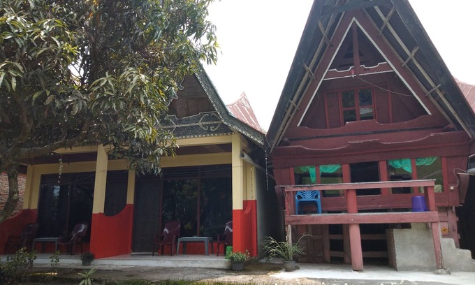 Ambarita House | Merlyn Guest House