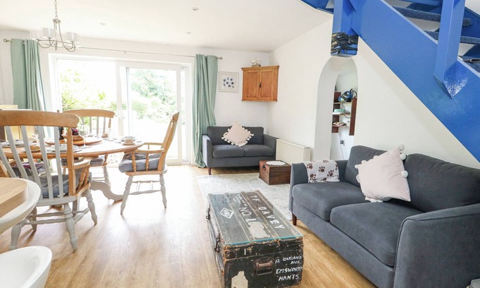 Isle of Portland Cottage | MERMAID COTTAGE, family friendly, with a garden in Wakeham, Portland