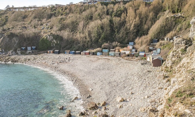 Isle of Portland Cottage | Mermaid Cottage is set in the popular area of Portland, just a few minutes’ walk from Church Ope Cov