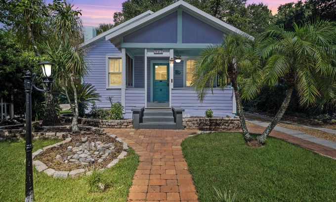 Mount Dora House | "Mermaid House" in Downtown Mt. Dora! Pet Friendly