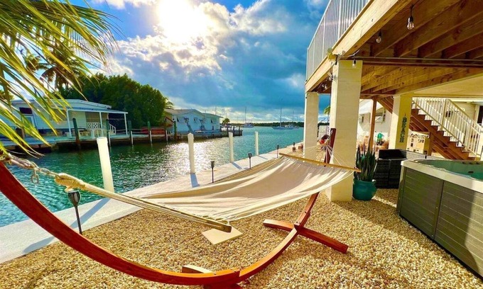 Marathon House | Mermaid Manor~ Harbor Views, Hot Tub, 50' Dock
