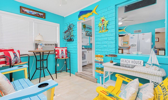 Lenox Park House | Mermaid Manor - Only 1 Bldg from A1A! - 3BR/3BA