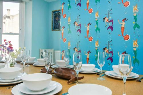 Kemptown House | Mermaid Townhouse- by Brighton Holiday Lets