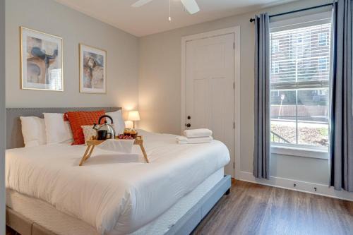 Melrose House | Merry Melrose - Rooftop Patio - 5 Mins to Broadway