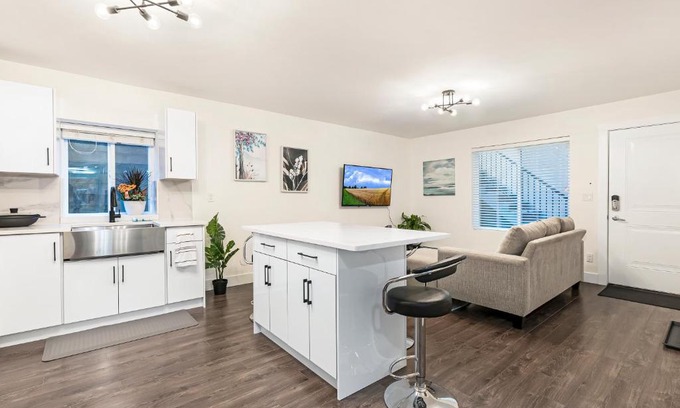 Guildford House | Merv's Luxurious Suites