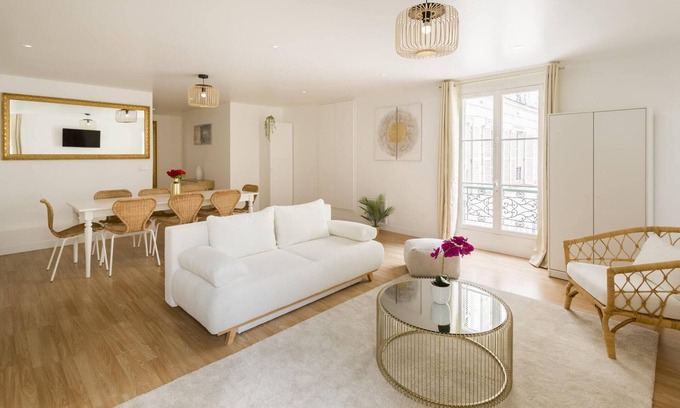8th Arrondissement Apartment | Merveil - Family Suite - Champs Elysees - Roosevelt